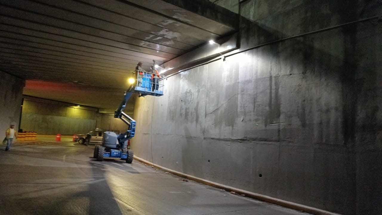 Supervisión final del mantenimiento en el puente Sendero