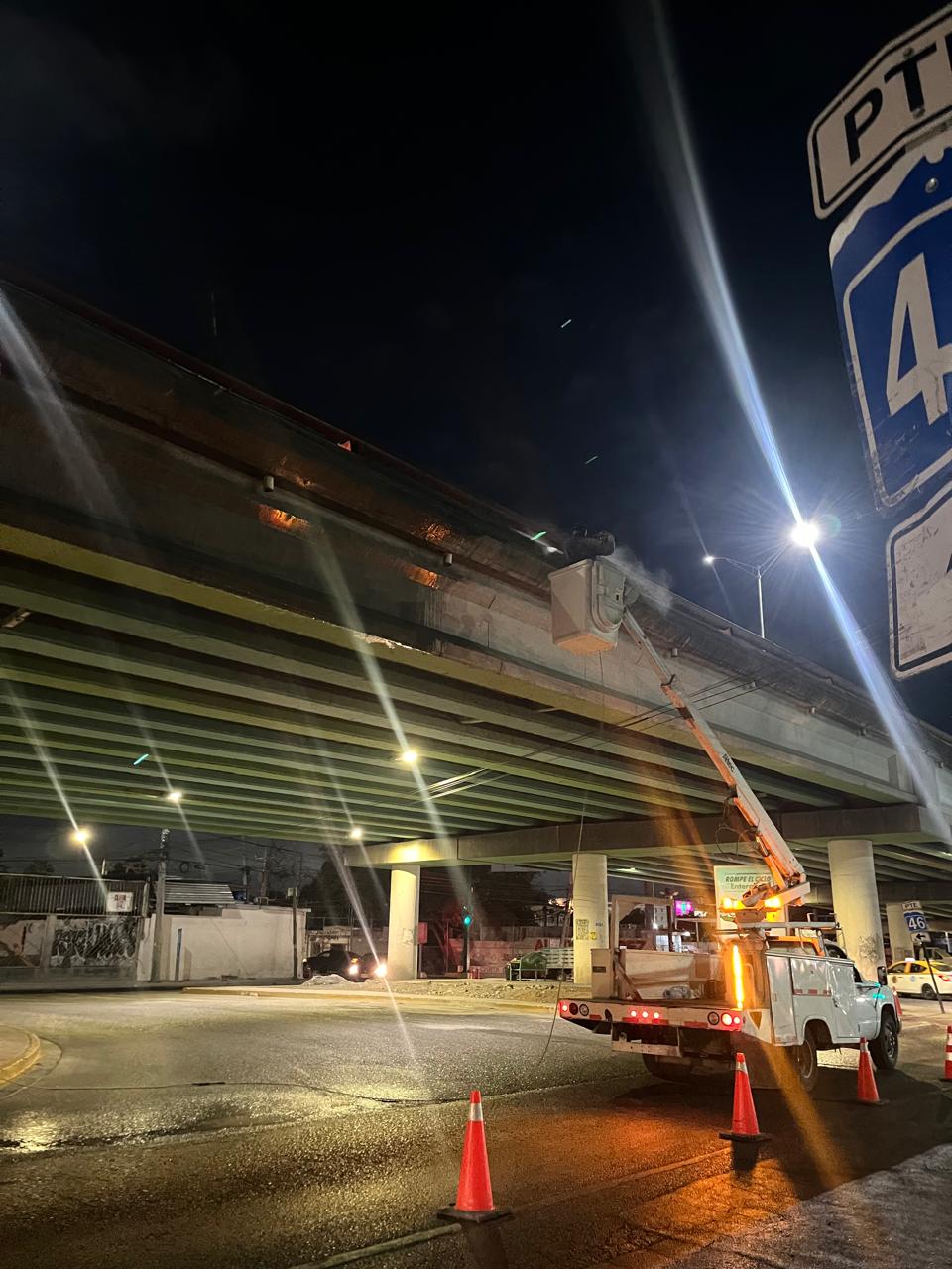 Supervisión final del mantenimiento en el puente Laredo-Juárez