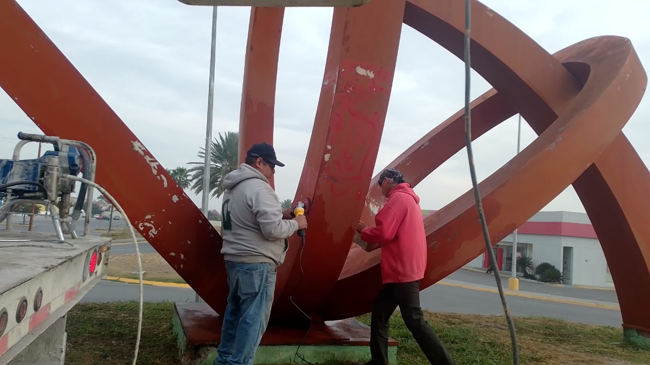 Supervisión final de la restauración del monumento en Sendero