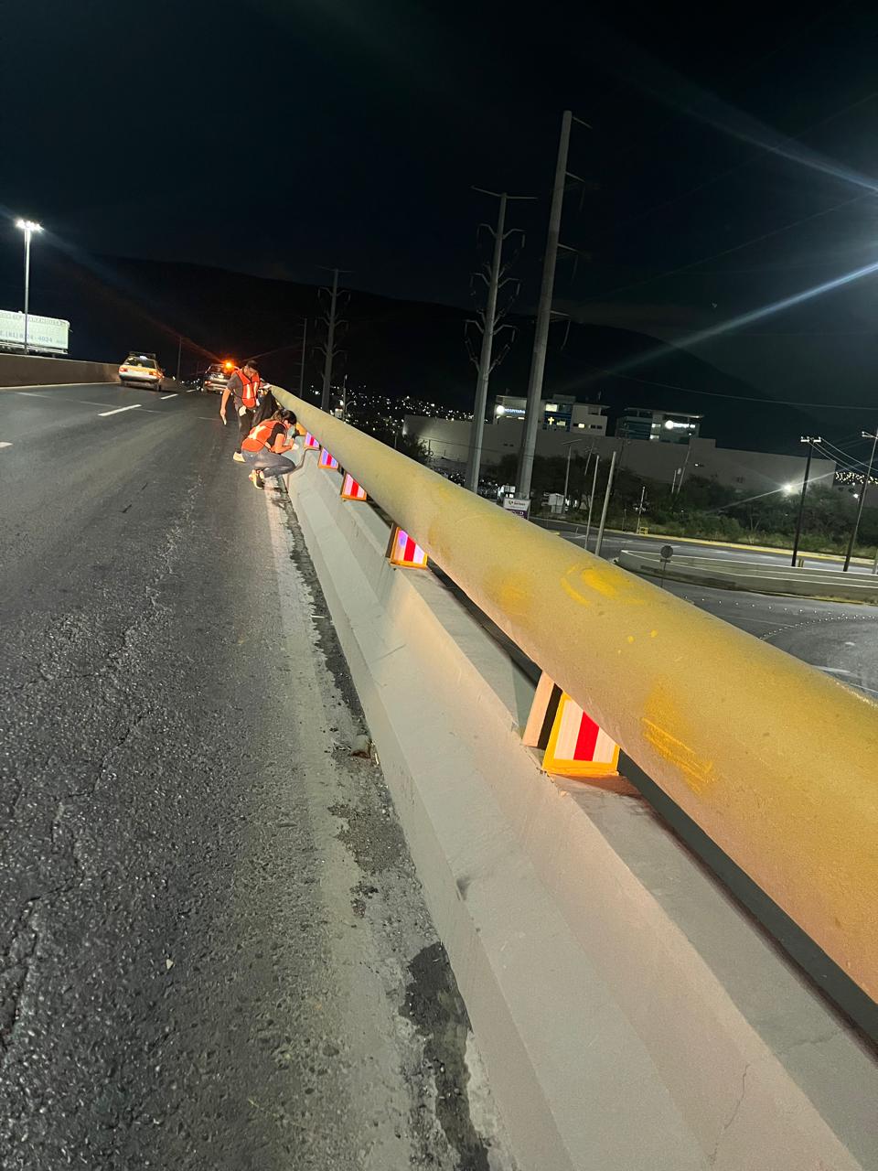 Supervisión final de la instalación de reflejantes en el puente